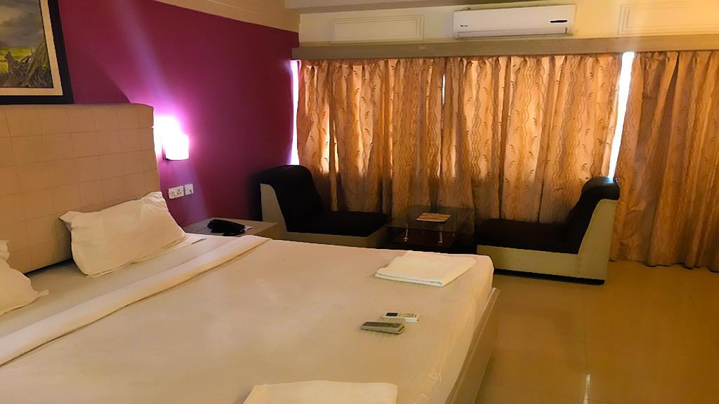 Hotel River View Vellore Exterior foto